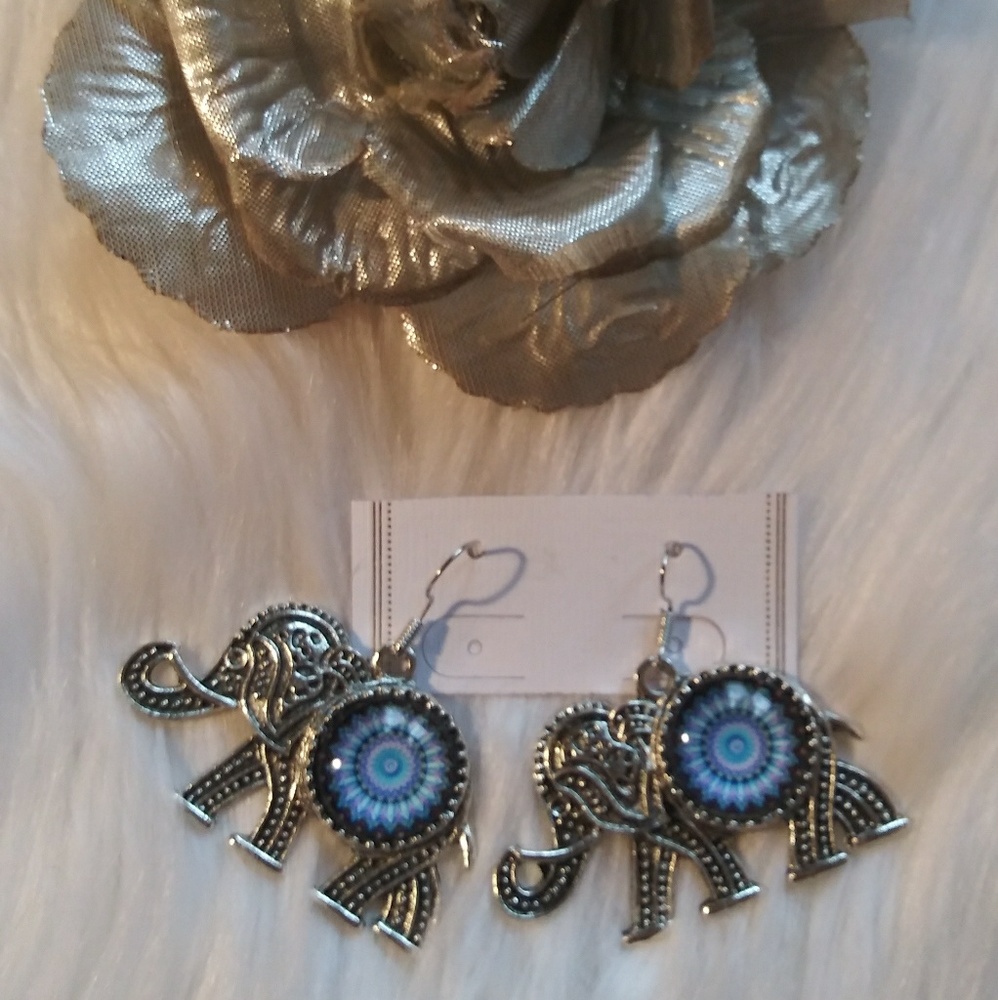 Silver Tone Metal Elephant Earrings / New